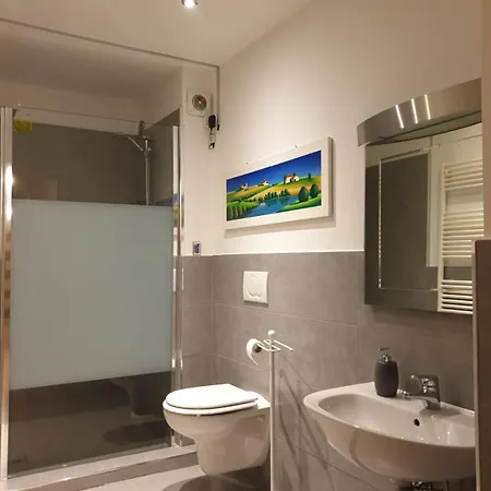 贝加莫留宿安眠旅馆 招待所